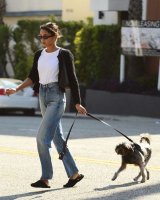 celebrity-jeans-flat-shoes-outfits-297853-1644512954566-main