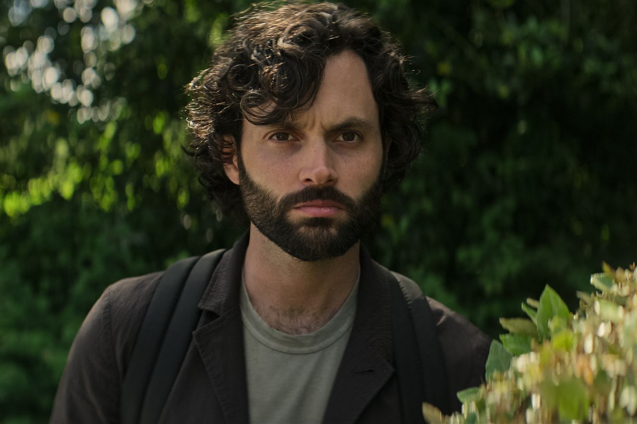 Penn Badgley plays main character Joe Goldberg in You