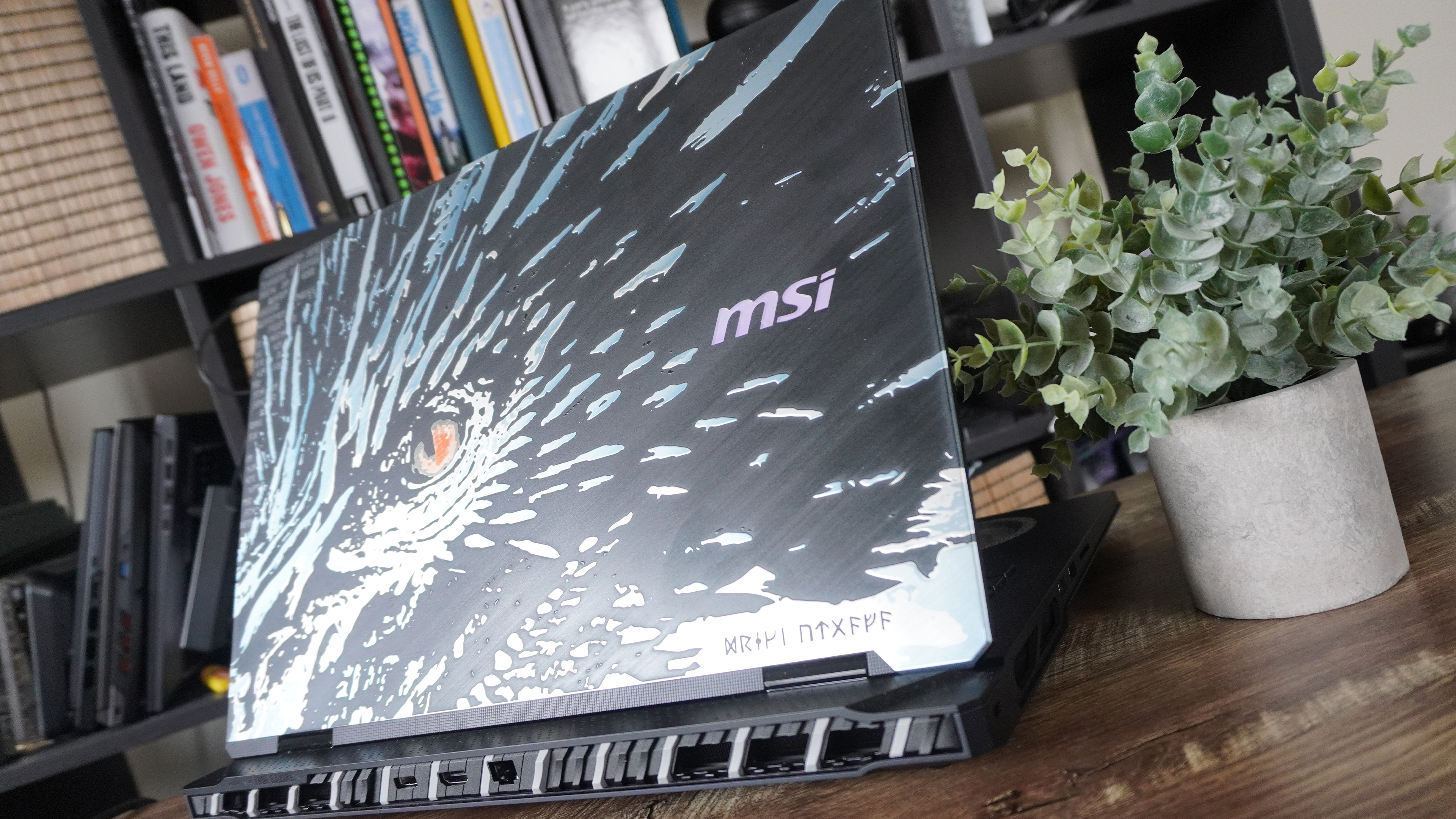MSI Titan 18 HX