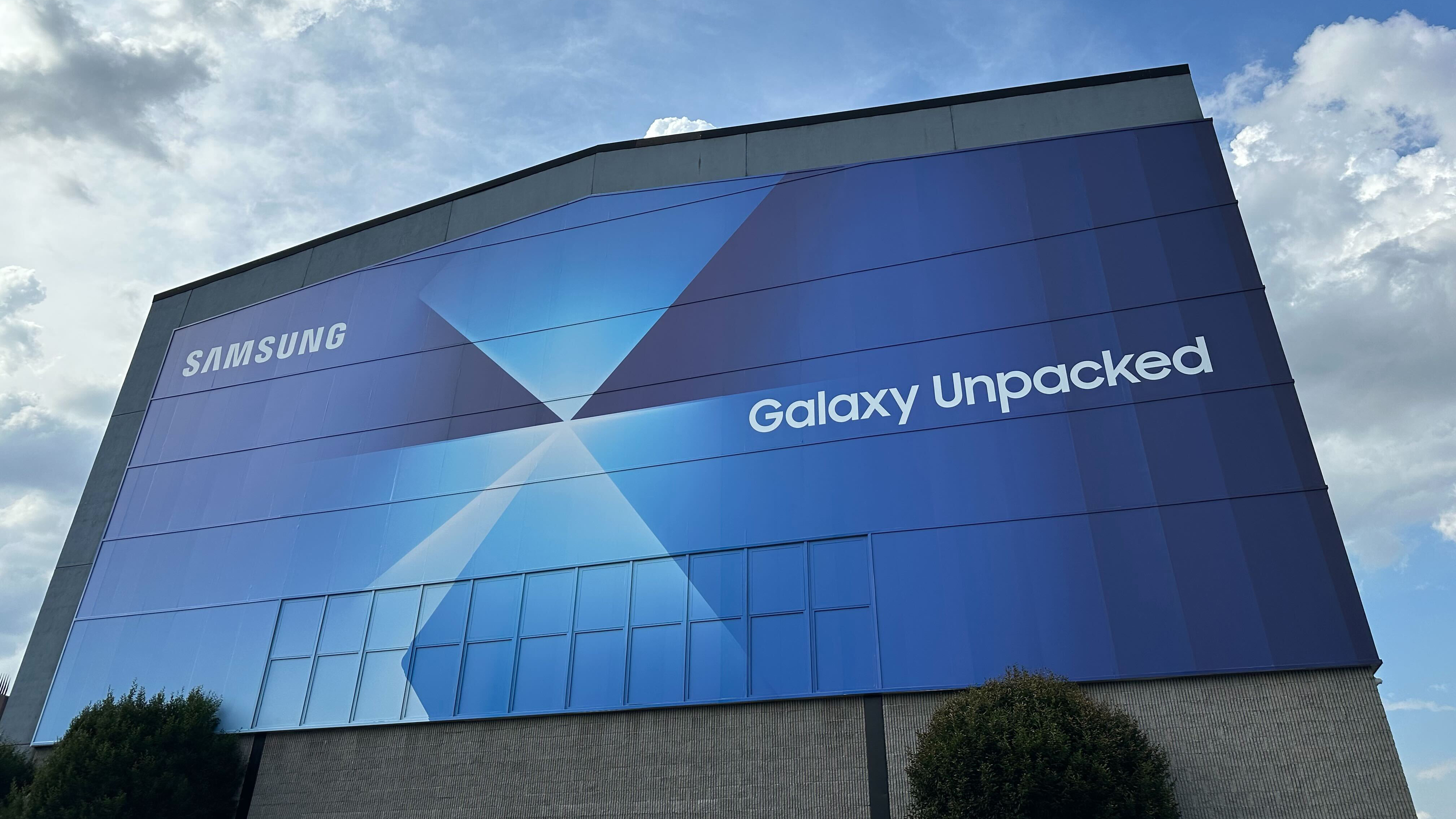 A view of the Galaxy Unpacked July 2025 event building