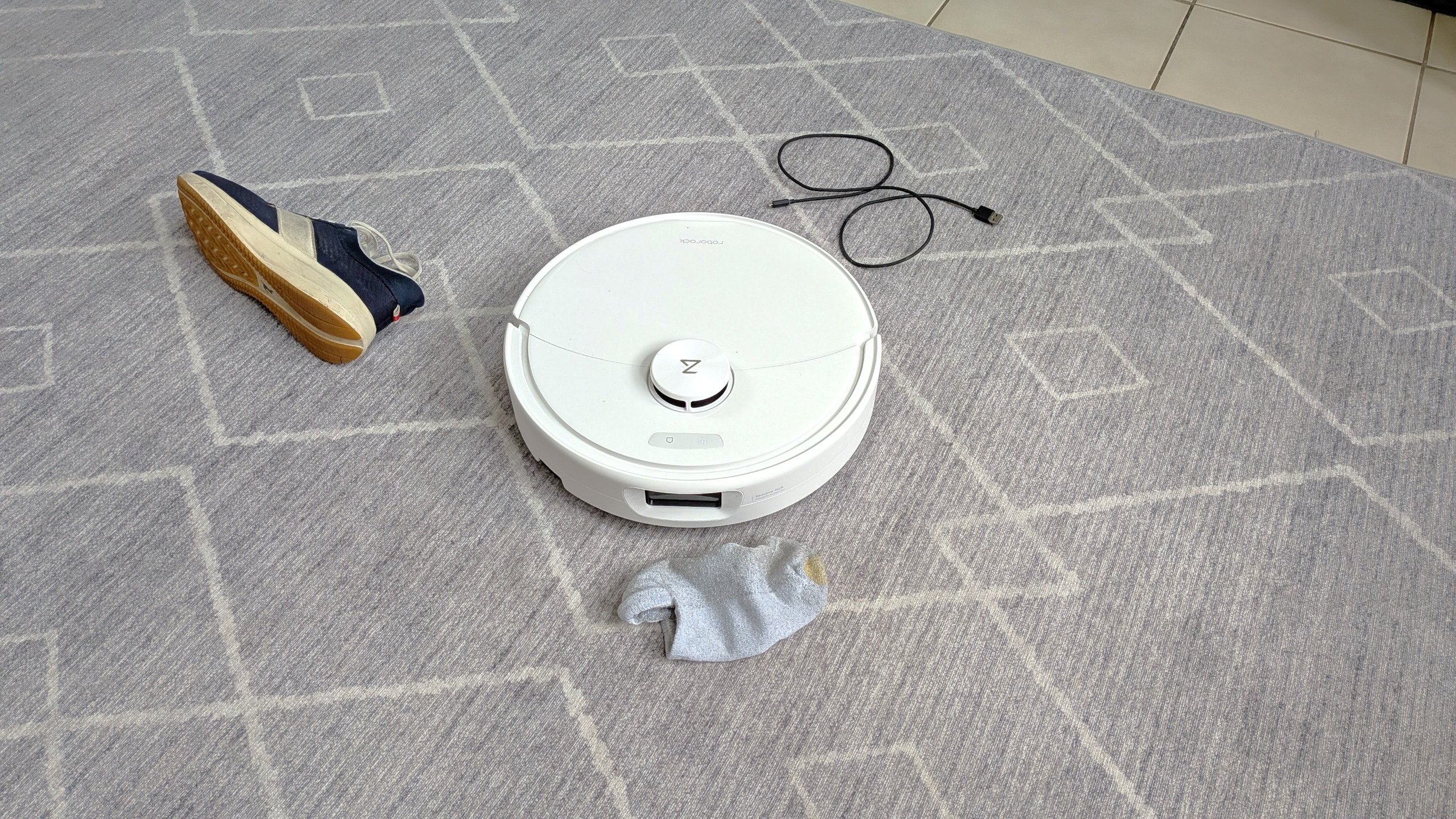 Roborock Qrevo 2 Pro avoiding obstacles on the floor