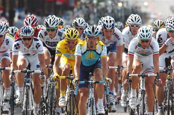 Alberto Contador stays safely tucked away in the peloton