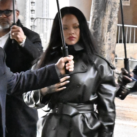 Rihanna arrives back at court in Los Angeles as deliberations continue in A$AP Rocky’s case. The singer remains by her partner’s side, showing her unwavering support. The high-profile trial continues to draw attention.