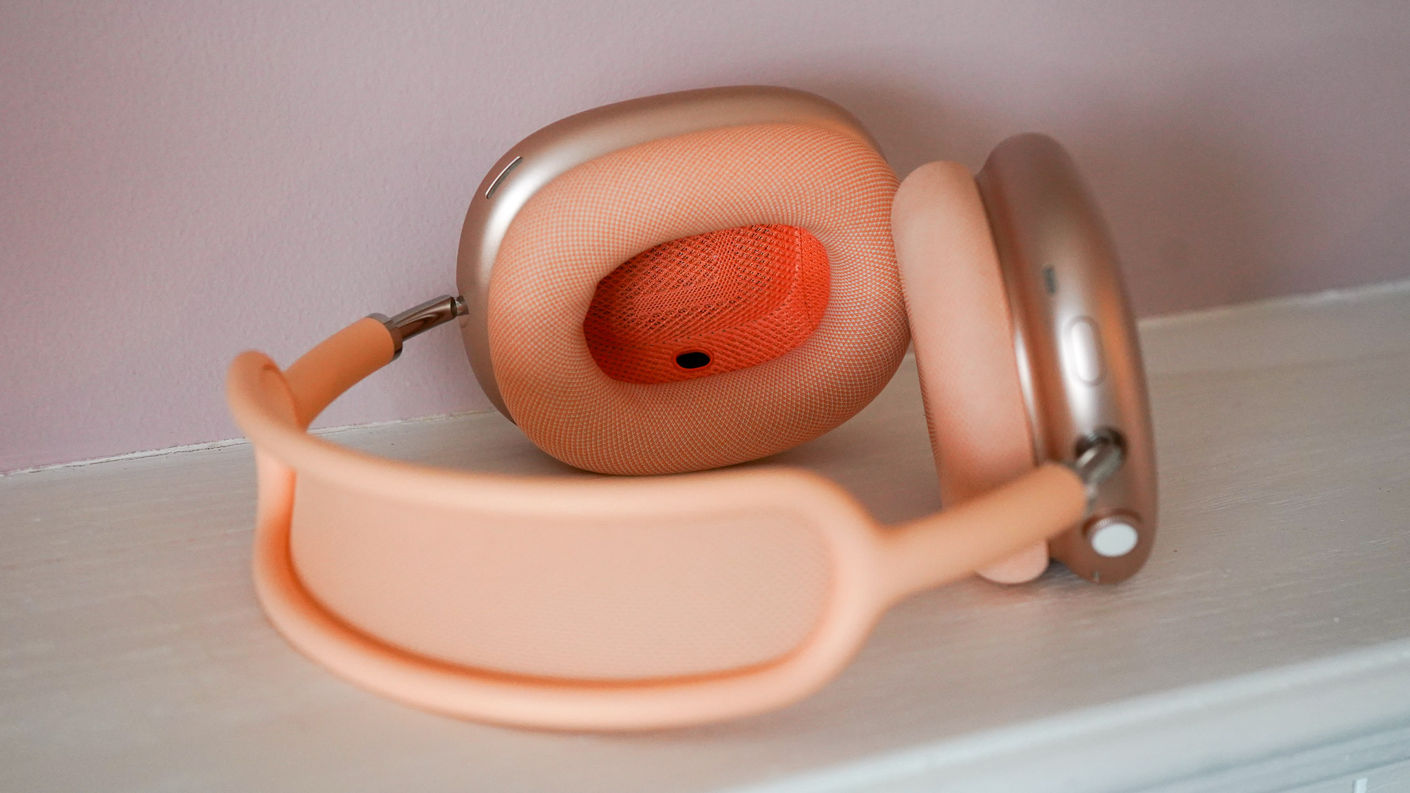 Apple AirPods Max vs Bose QuietComfort Ultra Headphones