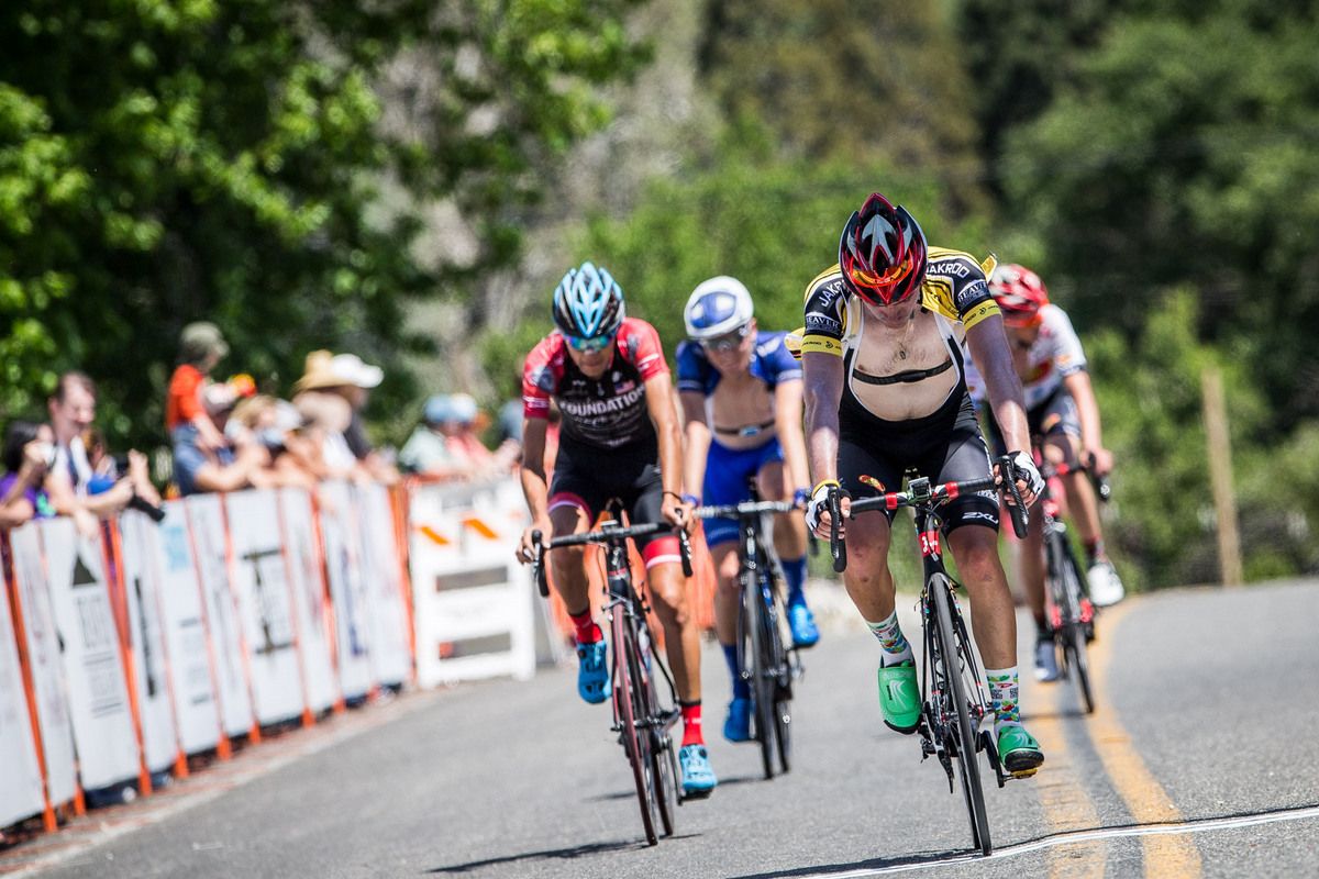 Serghei Tvetkov (Jelly Belly) crosses the line