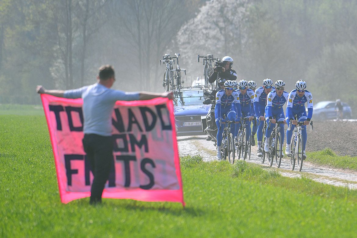 Tom Boonen's fans were out to see the team's pre-ride