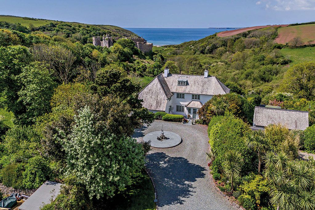Properties for sale in or near national parks: Long Park, Manorbier, Pembrokeshire