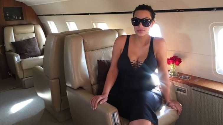 kim kardashian private jet 