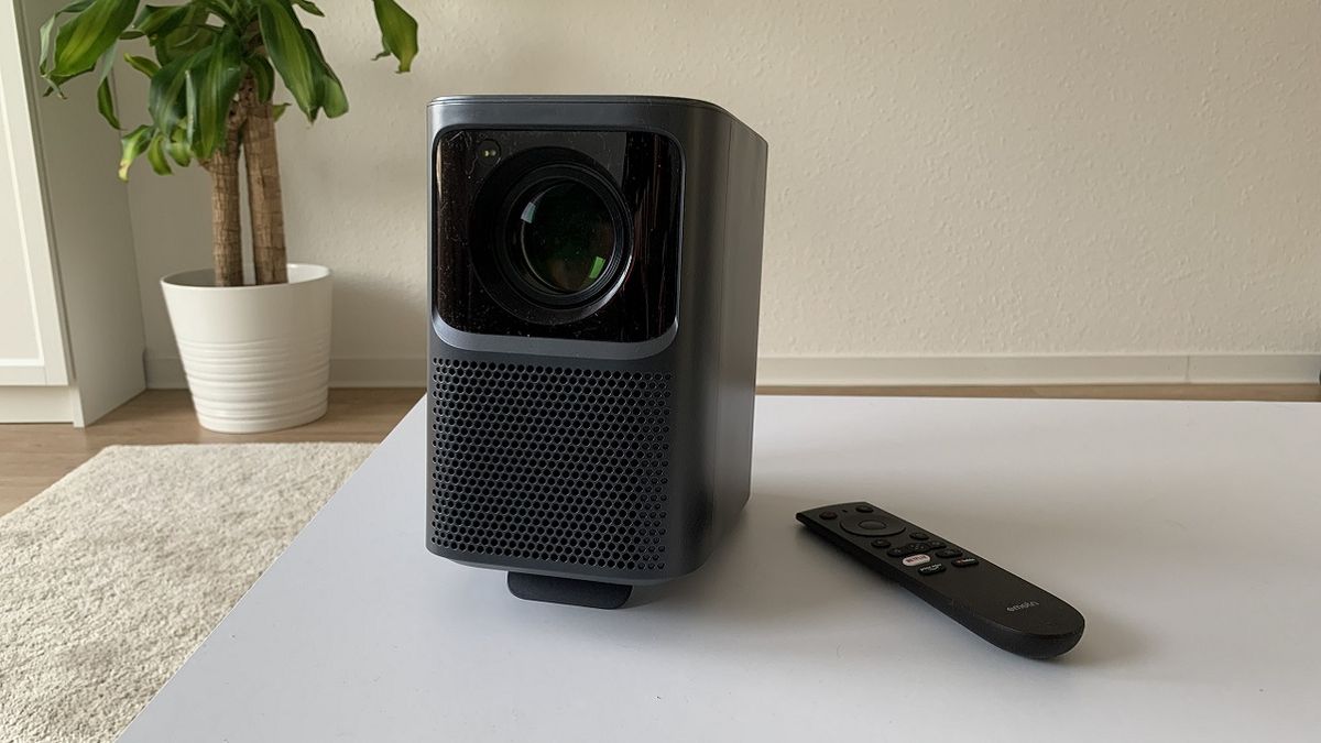 Emotn N1: Ein preisgünstiger Beamer mit Smart-TV-Features und Dolby Sound – fast zu schön um wahr zu sein...