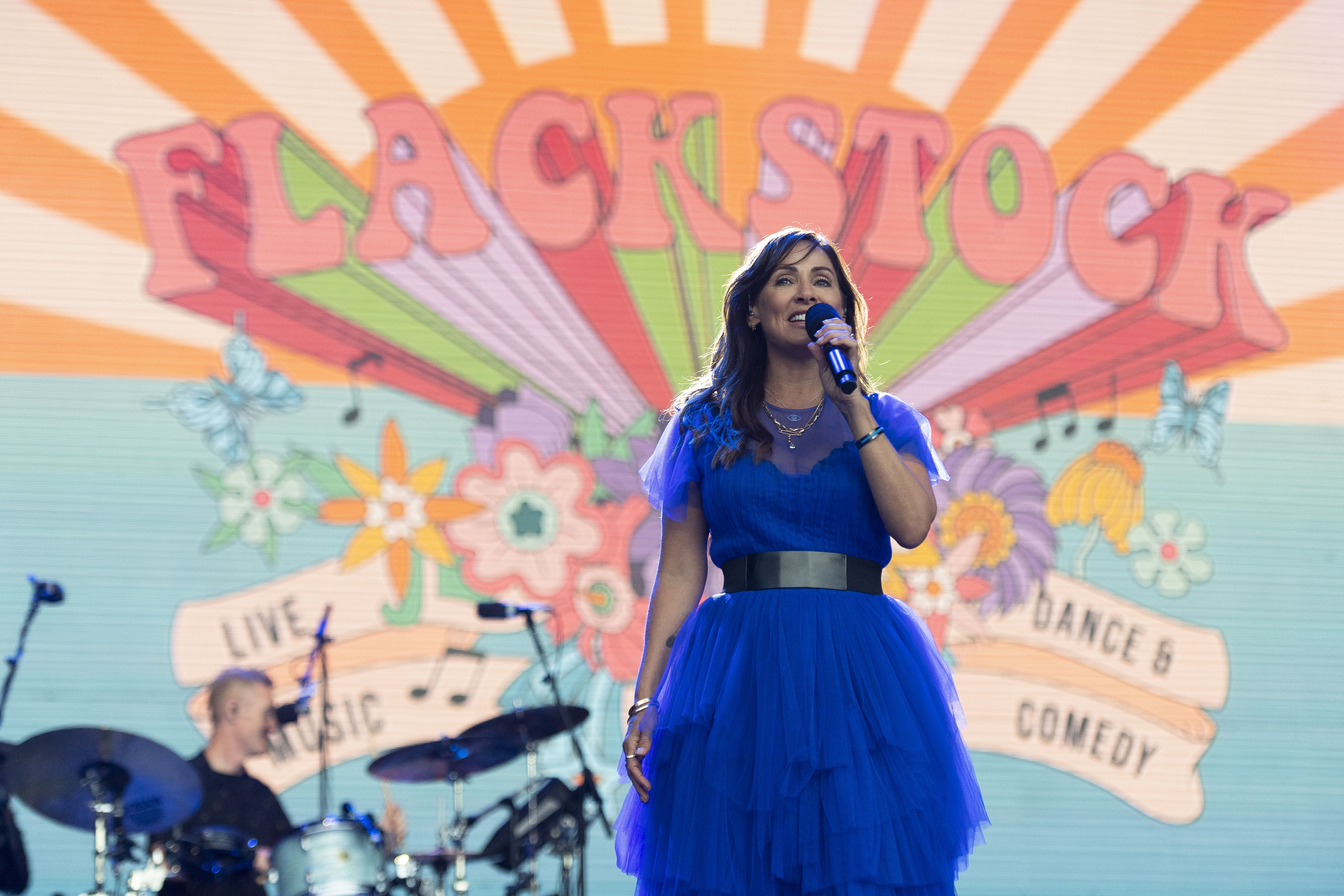 TV tonight Natalie Imbruglia performs live.