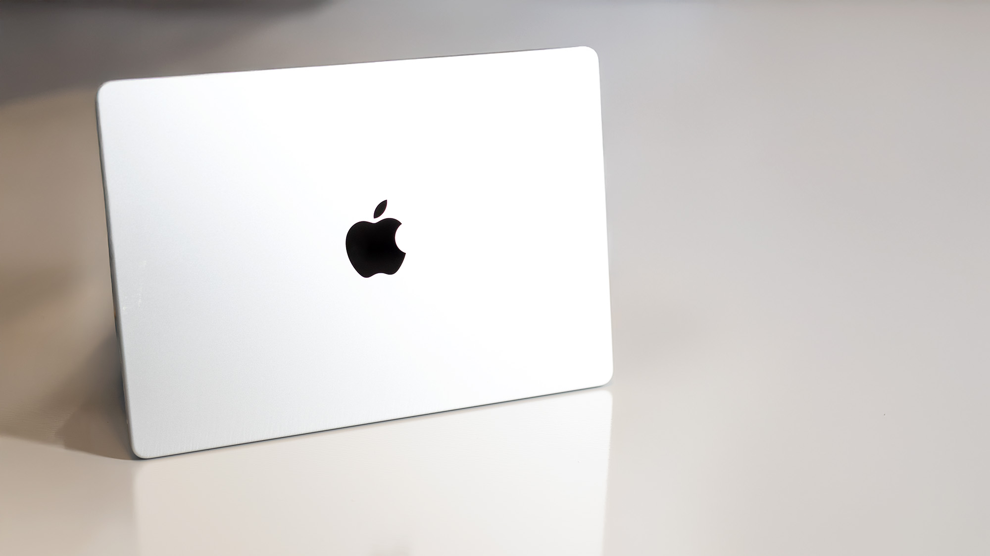 MacBook Pro 14 M5 Max