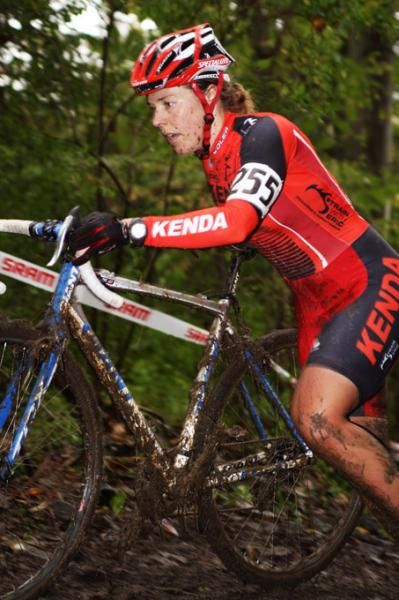 Kenda/Trainwith eric.com&lsquo;s Amanda Carey pushes towards third place.