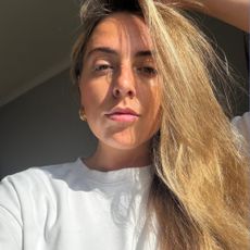 Shannon Lawlor using Dermalogica Futurecode Booster