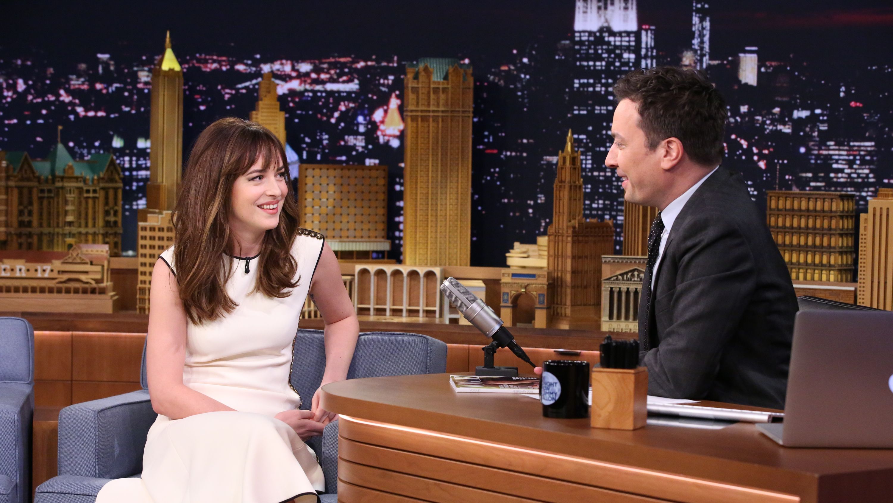 <b>Jimmy</b> <b>Fallon</b> Dakota Johnson Full Interview Shop veter-komforta.ru.