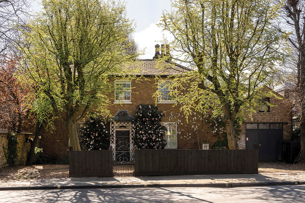 Property for sale: Goldhawk Road, Brook Green, Hammersmith, London.