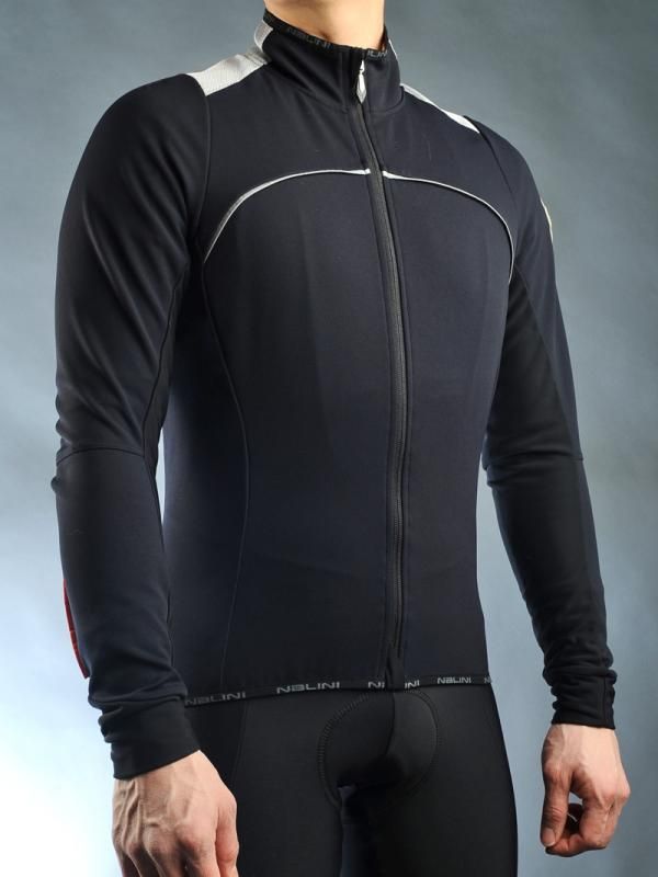 The Nalini Aguglia jacket provides a taut, road-specific fit but reserve it for late winter/early spring days as it isn't as warm as its premium price might suggest