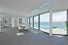 Natural light pours in at Chesil Cliff House, Croyde, North Devon