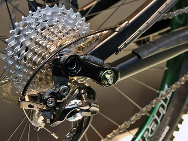 Canyon's new Torque FRX frame uses stout thru-axle dropouts with a clamped driveside for extra security.