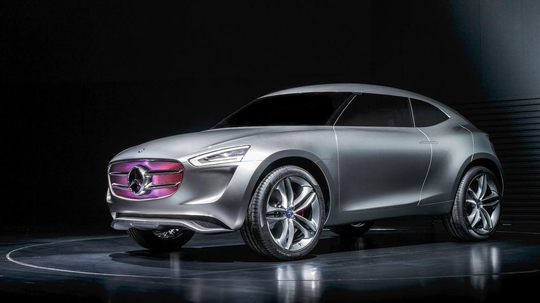 Mercedes&amp;#039; beautiful new Vision G-Code concept car has a solar-panel paint job