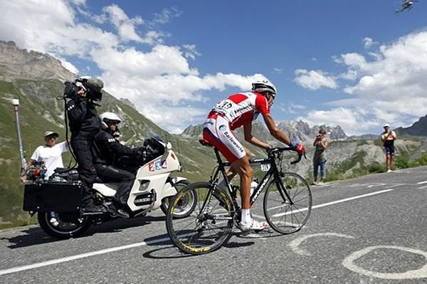 Soler in the stunning Alps and the Alps see a stunnign perfomance of the Barloworld rider.