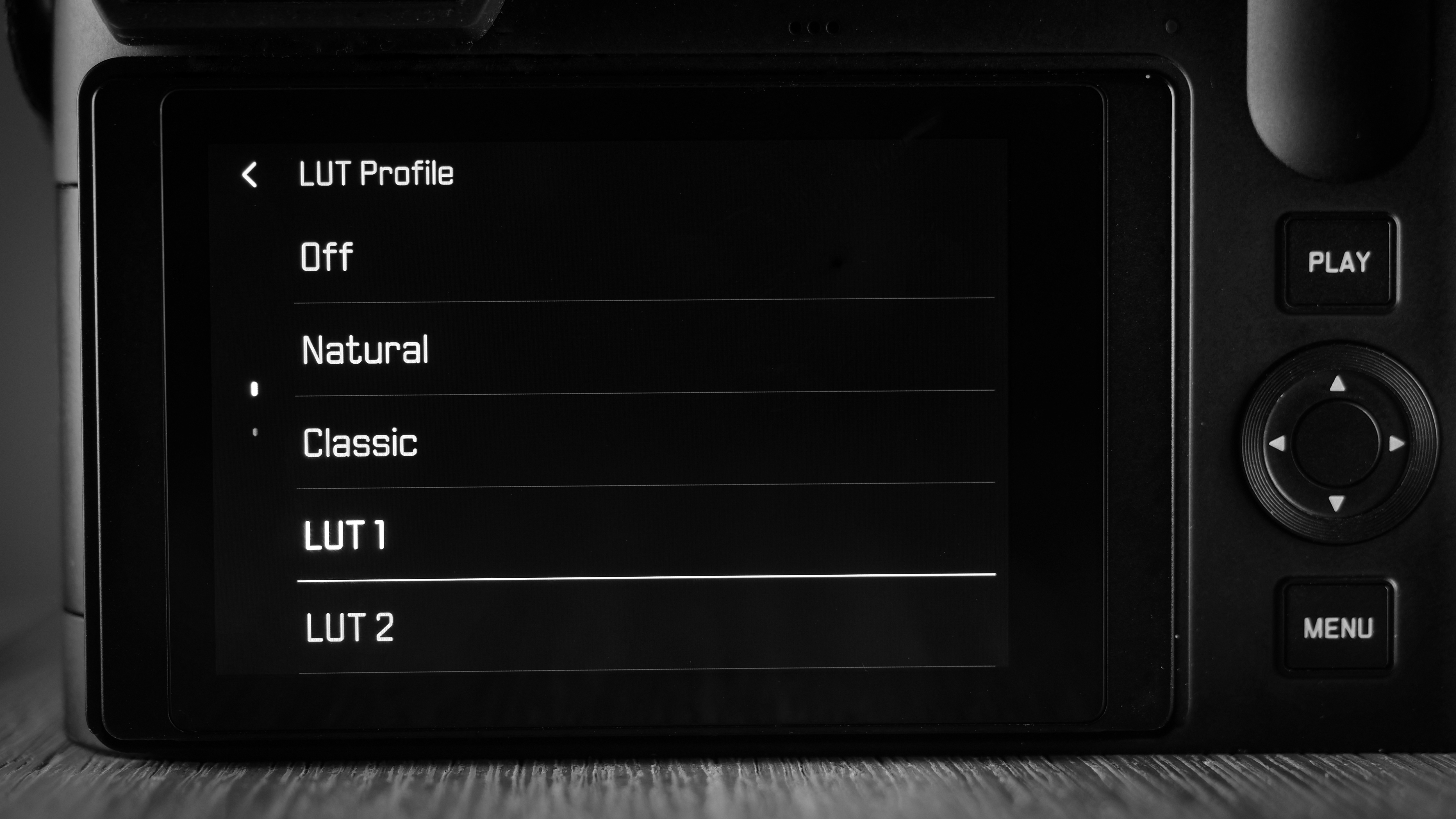 Leica Q3 Monochrom rear screen