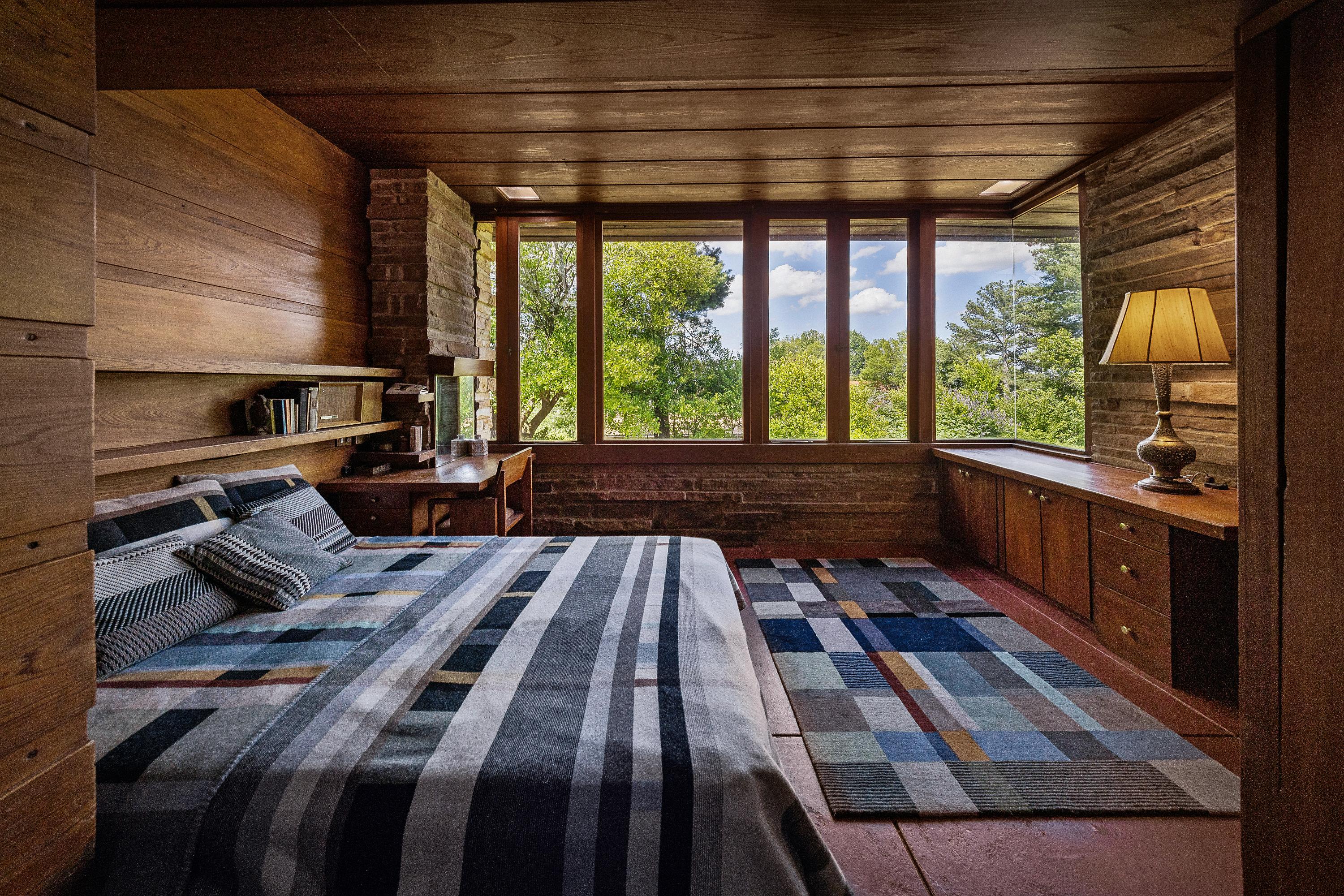 frank lloyd wright shavin house in tennessee, on the market for $1.6 million
