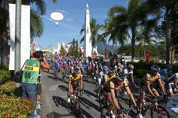 The peloton leave Dataran Lang Jetty Kuah on Langkawi Island for the 94 kilometre first stage.