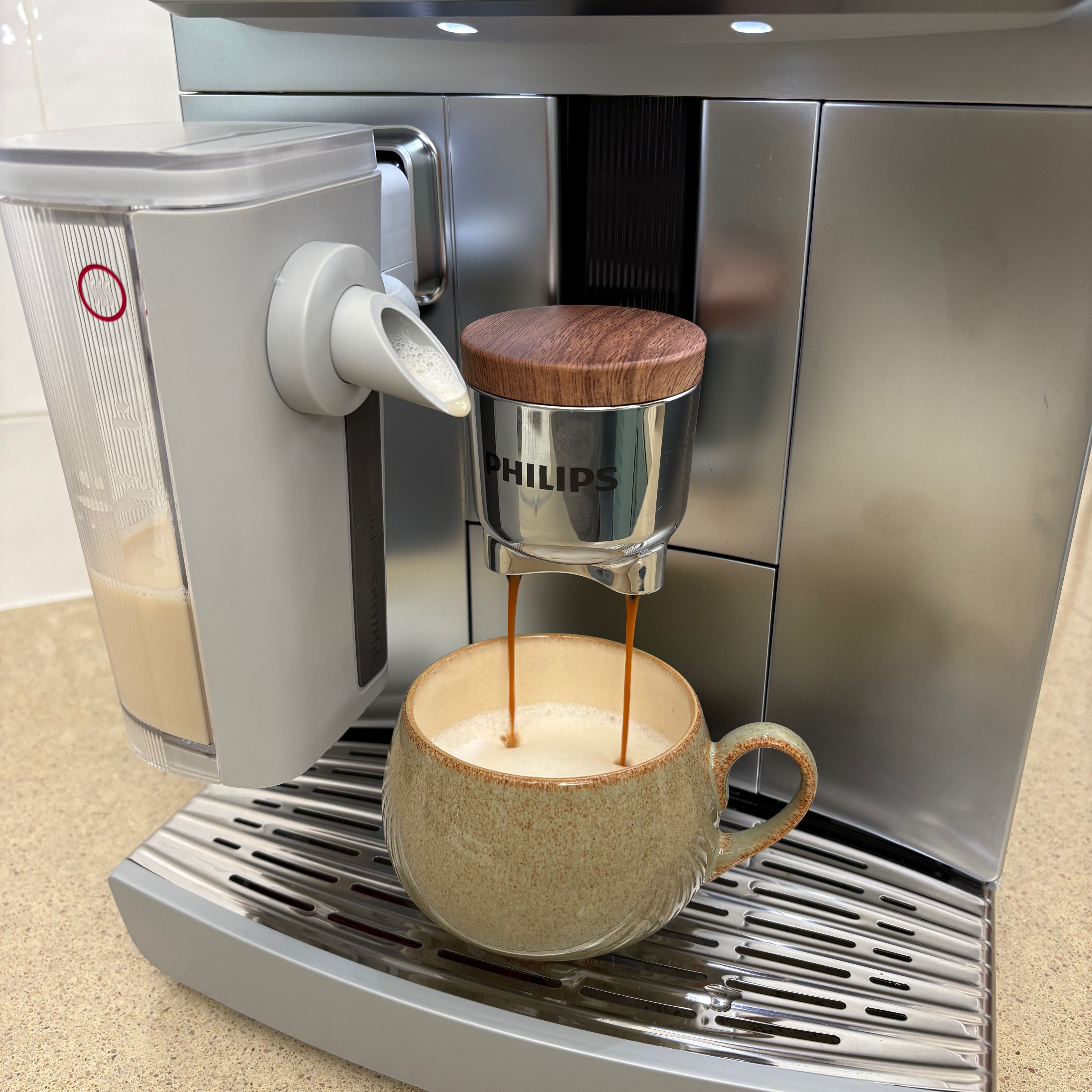 Testing the Philips Aromis coffee machine 
