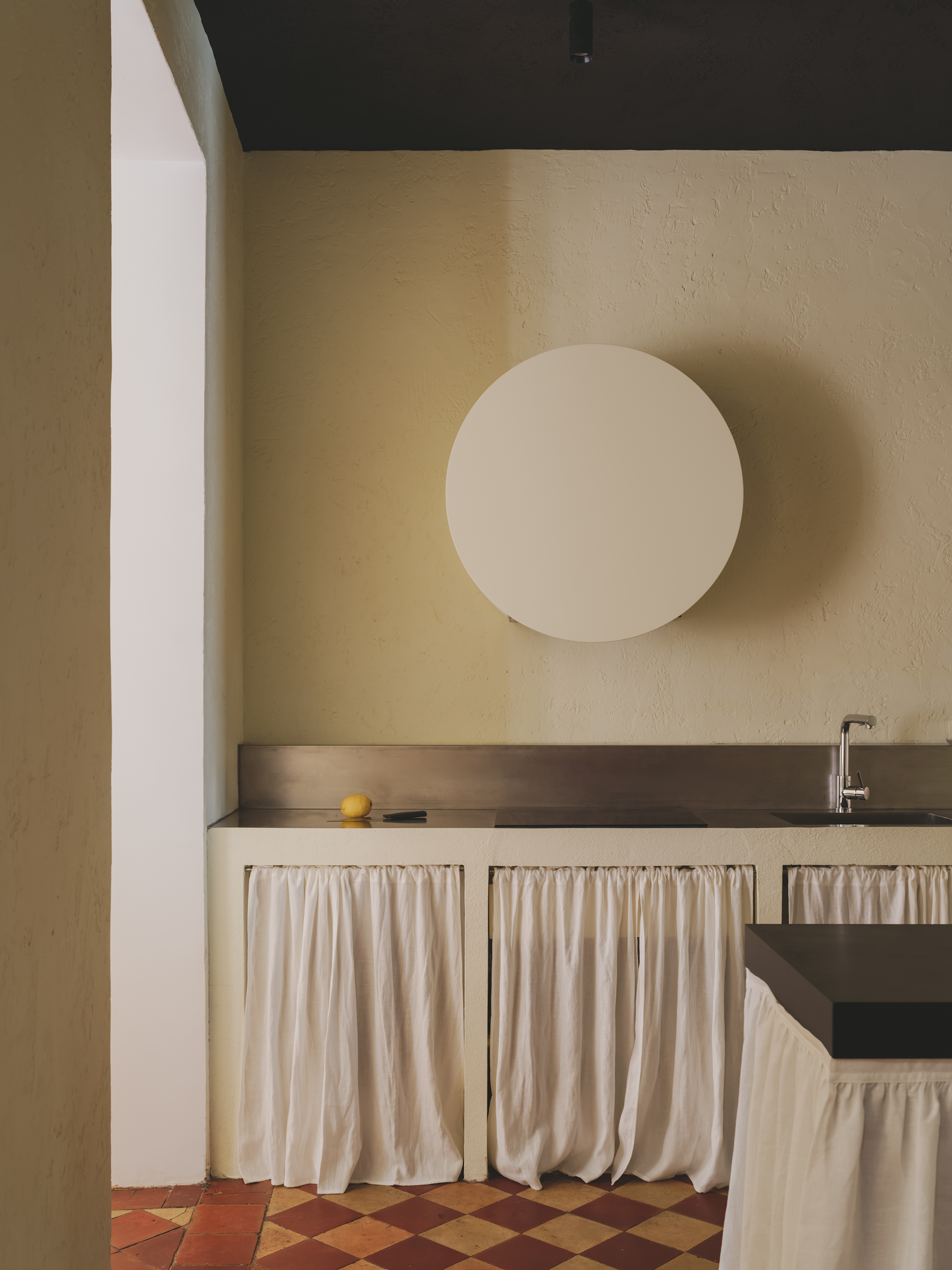 A Madrid apartment by Archive for Space
