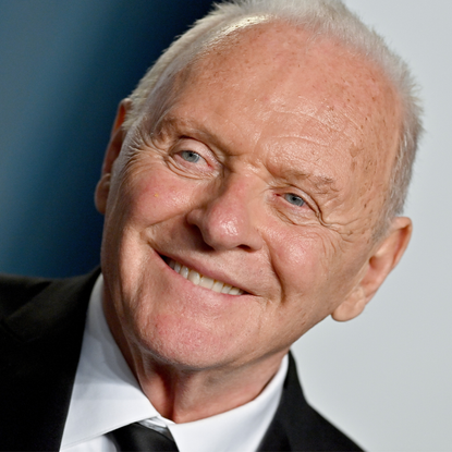Anthony Hopkins attends the 2022 Vanity Fair Oscar Party hosted by Radhika Jones at Wallis Annenberg Center for the Performing Arts on March 27, 2022 in Beverly Hills, California