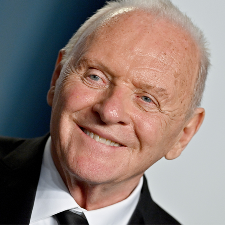 Anthony Hopkins attends the 2022 Vanity Fair Oscar Party hosted by Radhika Jones at Wallis Annenberg Center for the Performing Arts on March 27, 2022 in Beverly Hills, California