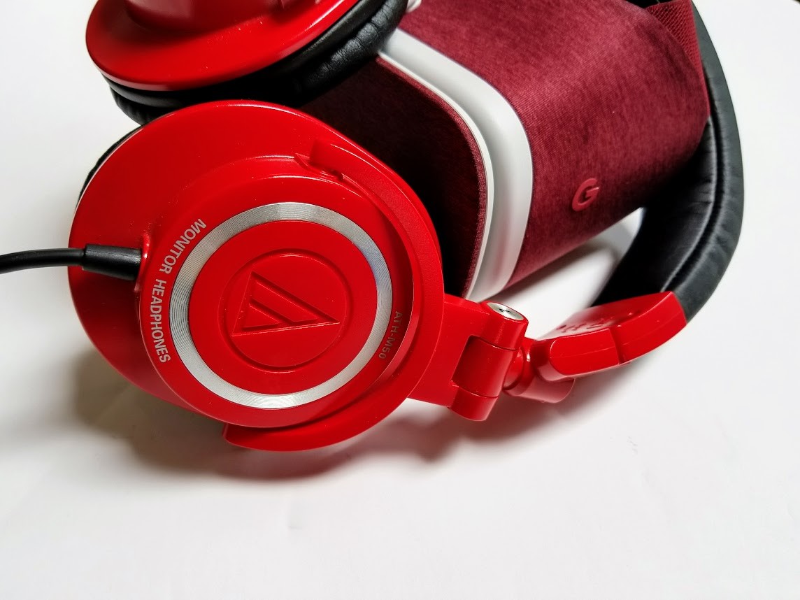 Лучшие наушники 2023. Наушники полноразмерные Audio-Technica ATH-ws99. Популярные наушники 2022. Лучшие наушники 2021. Набор с наушниками.