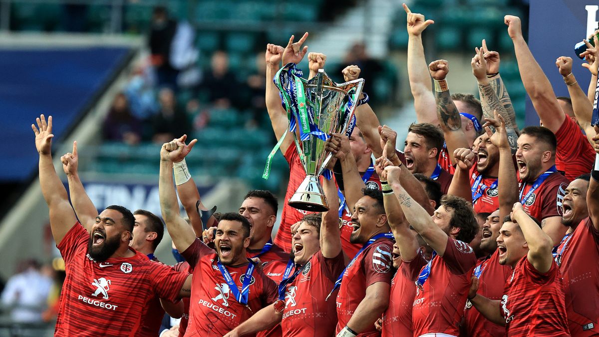 Antoine Dupont, captain of Toulouse celebrates with team mates after their victory during the Heineken Champions Cup Final match between La Rochelle and Toulouse at Twickenham Stadium on May 22, 2021