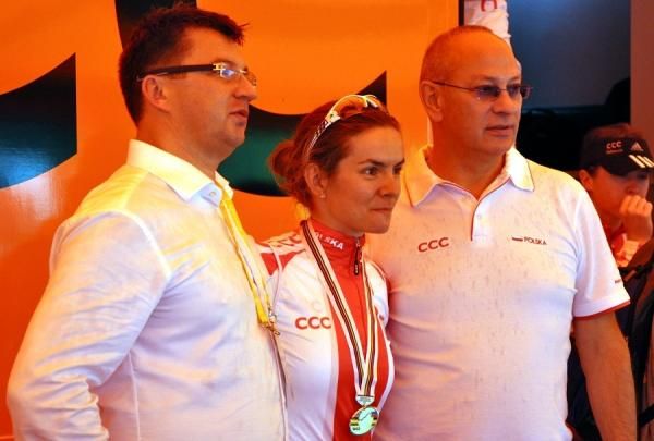 The owner of Maja's team, Mr. Dariusz Milek, Maja Wloszczowska, and president of the club MKS Polkowice, Krzysztof Korsak.