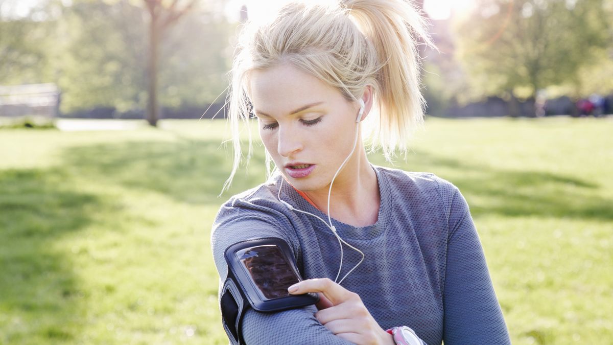 How to carry your phone while running Advnture