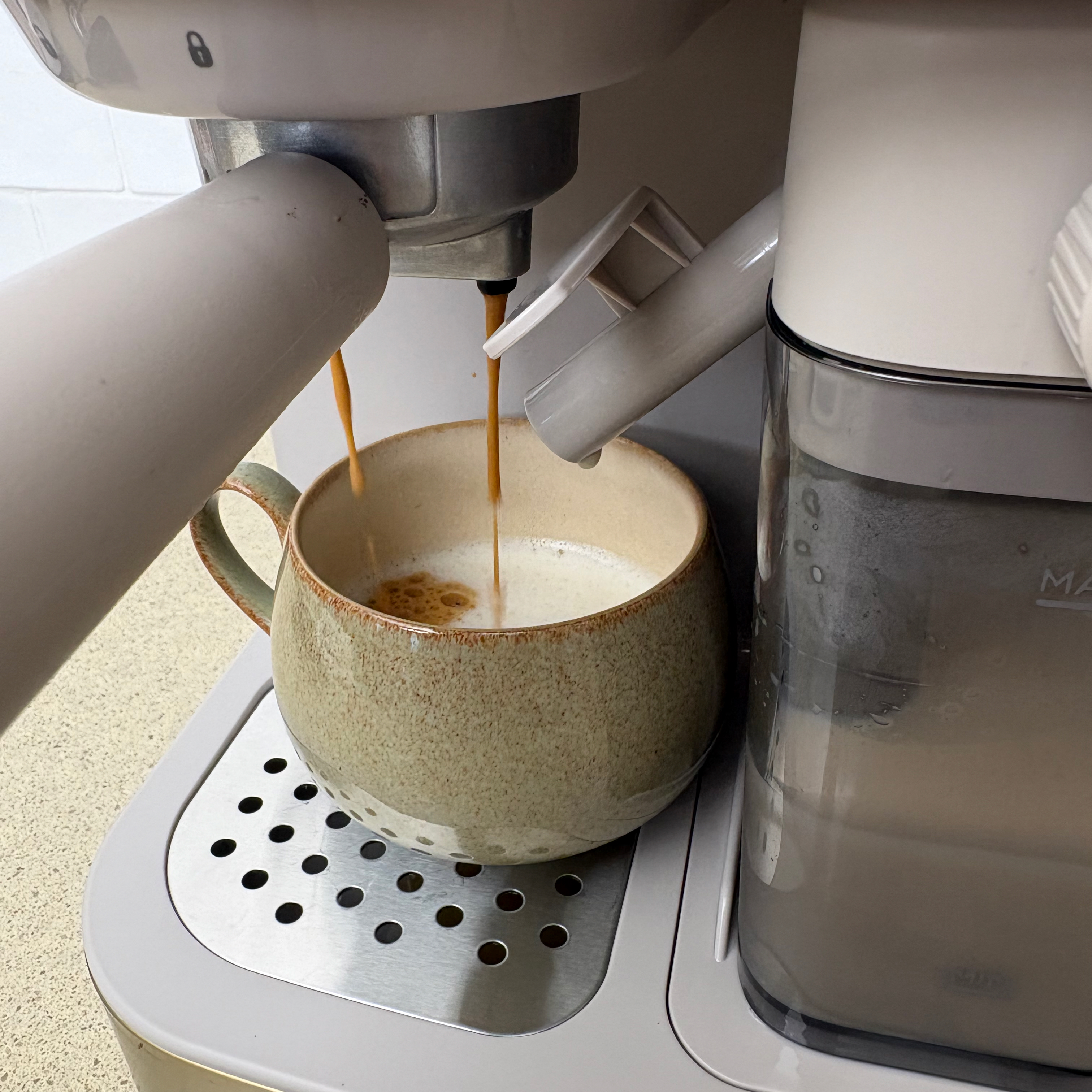 Testing the Russell Hobbs coffee machine