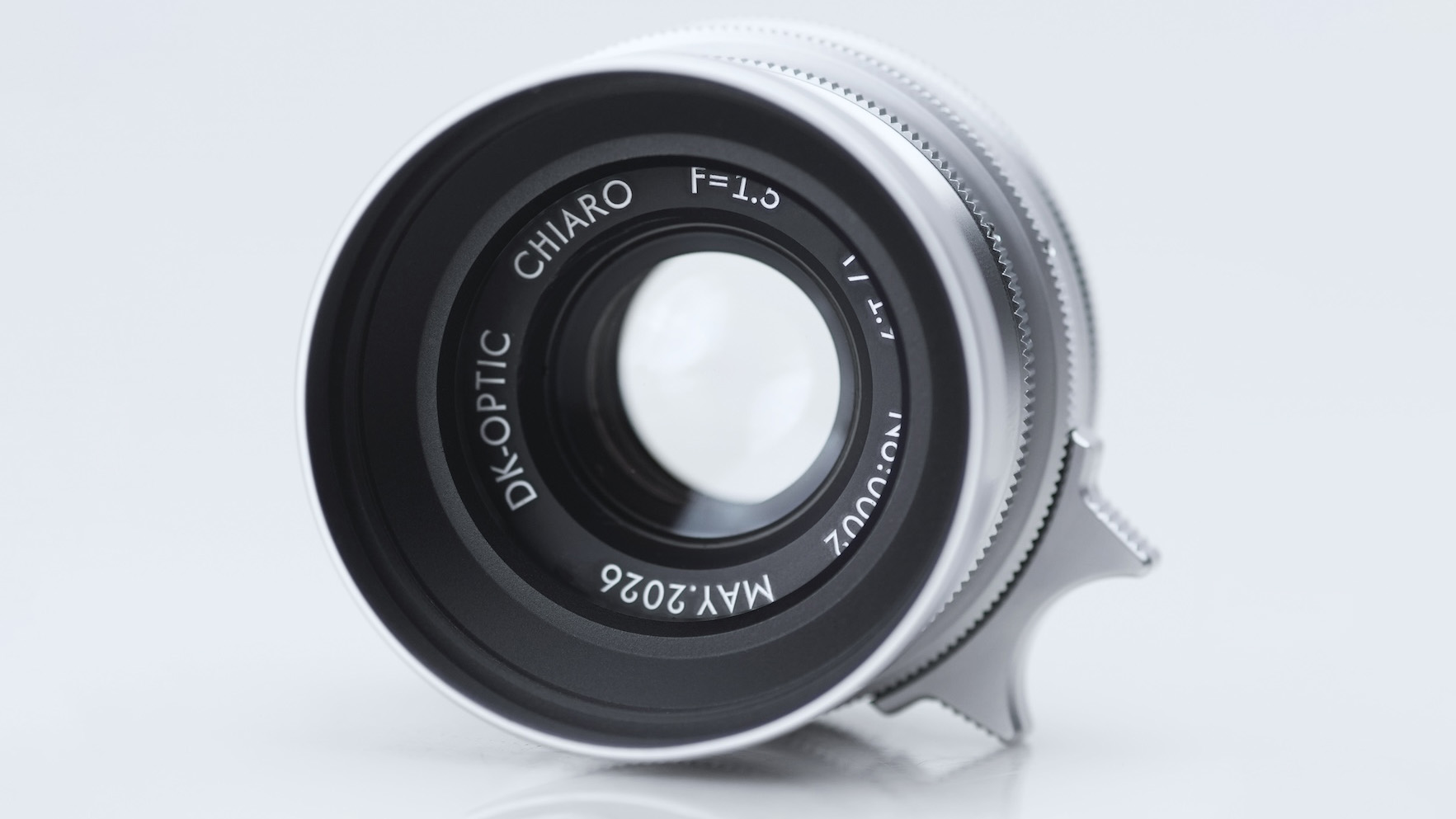 DK-Optic Chiaro 1.5-inch f/1.9 lens