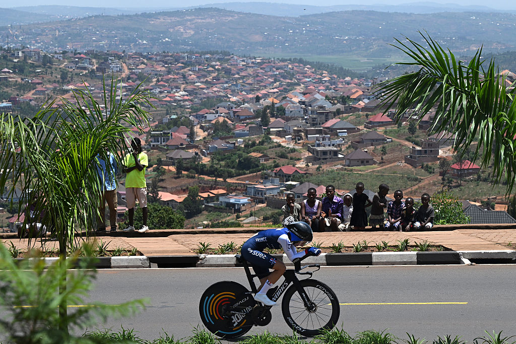 KIGALI, RWANDA - SEPTEMBER 21: Juliette Labous of Team France competes during the 98th UCI Cycling World Championships Kigali 2025 - Women Elite Individual Time Trial a 31.2km race from Kigali to Kigali on September 21, 2025 in Kigali, Rwanda. (Photo by Dario Belingheri/Getty Images)