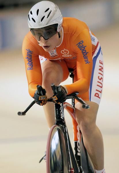 Yvonne Hijgenaar (Netherlands) in the women's omnium individual pursuit.