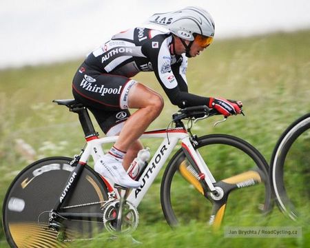 Jir&iacute; Hudecek (PSK Whirlpool - Author) powers to the time trial title.