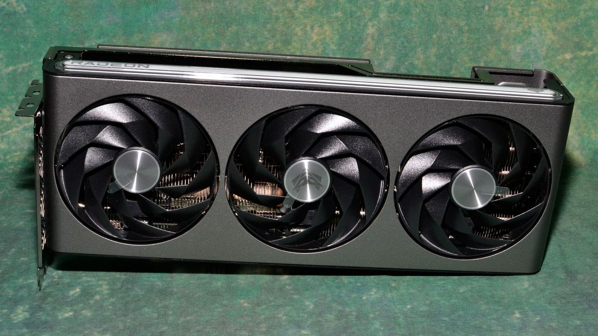 Sapphire RX 7800 XT Nitro+ Review: Big and Quiet | Tom's Hardware