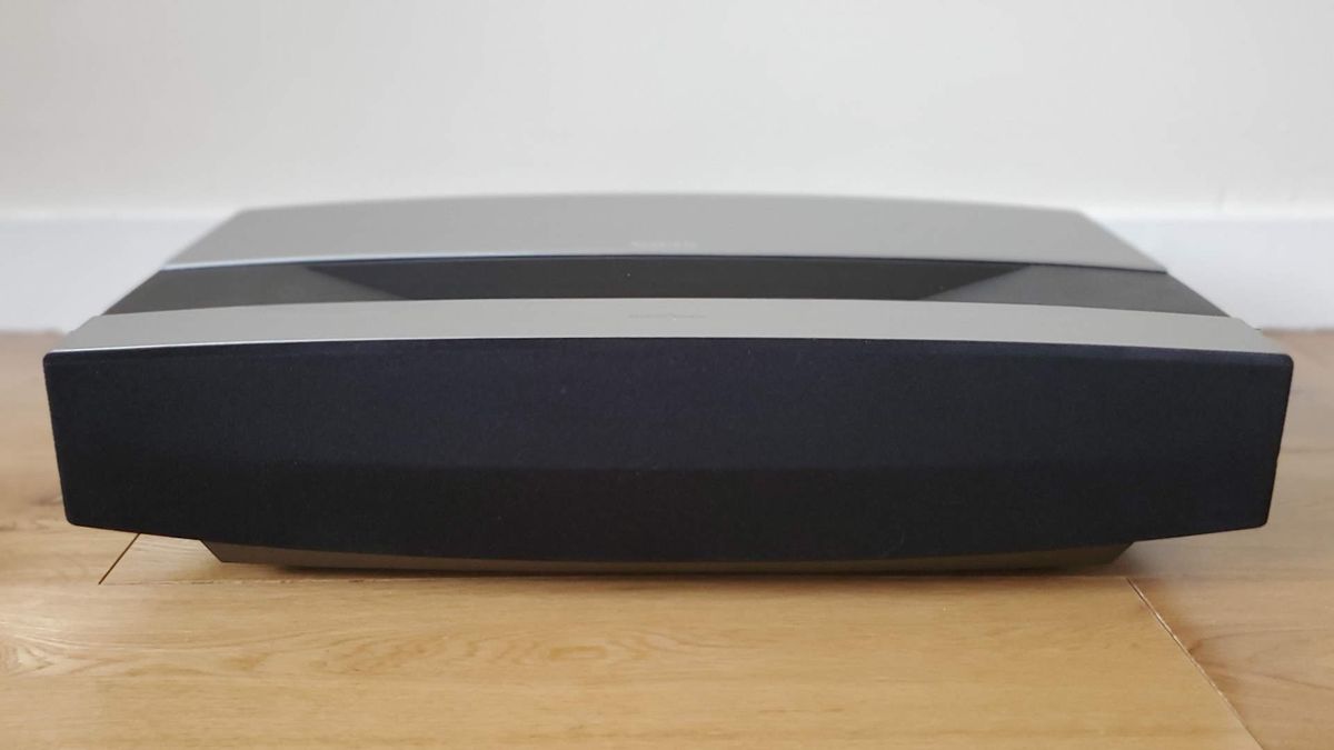 XGIMI Aura UST projector