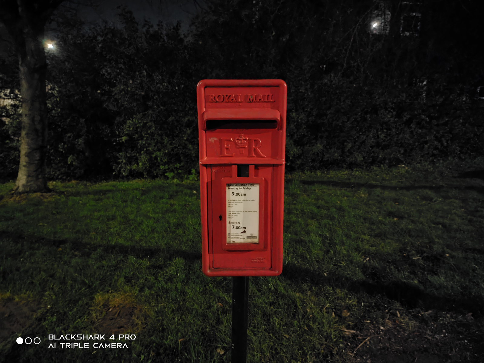 Xiaomi Black Shark 4 Pro camera sample showing a post box