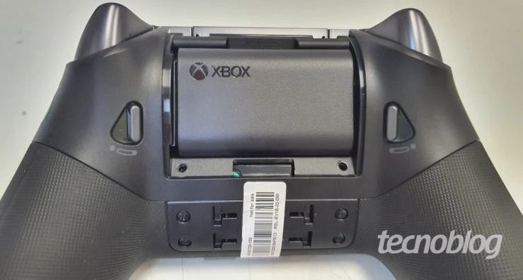 Xbox Elite Controller replaceable battery