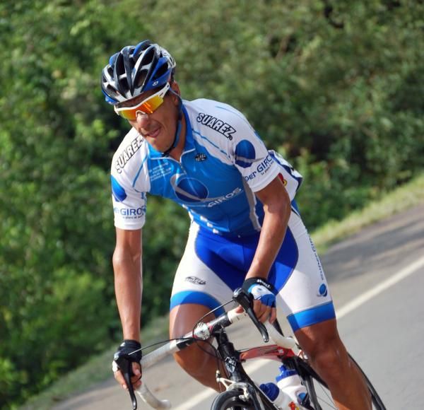 Juan Diego Ramirez (Super Giros) stretches his legs