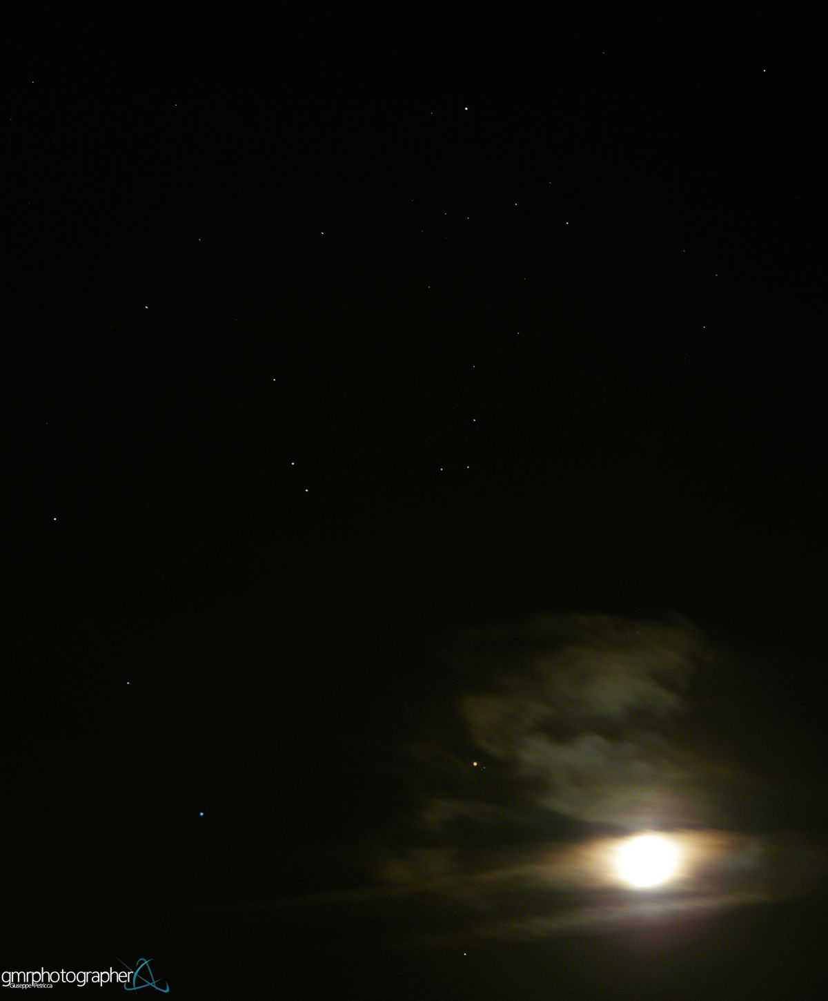 Astrophotographer Captures Moon, Mars and Spica in Stunning Image | Space