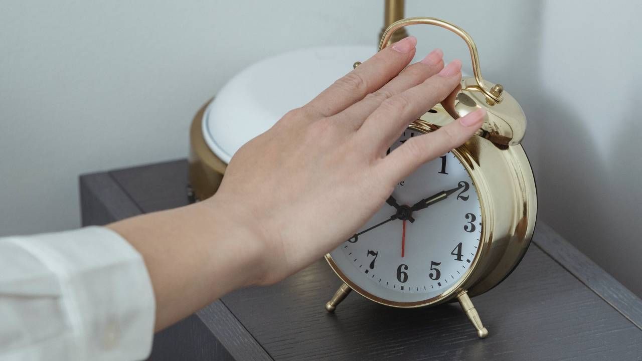 7 ways to wake up naturally without using an alarm T3