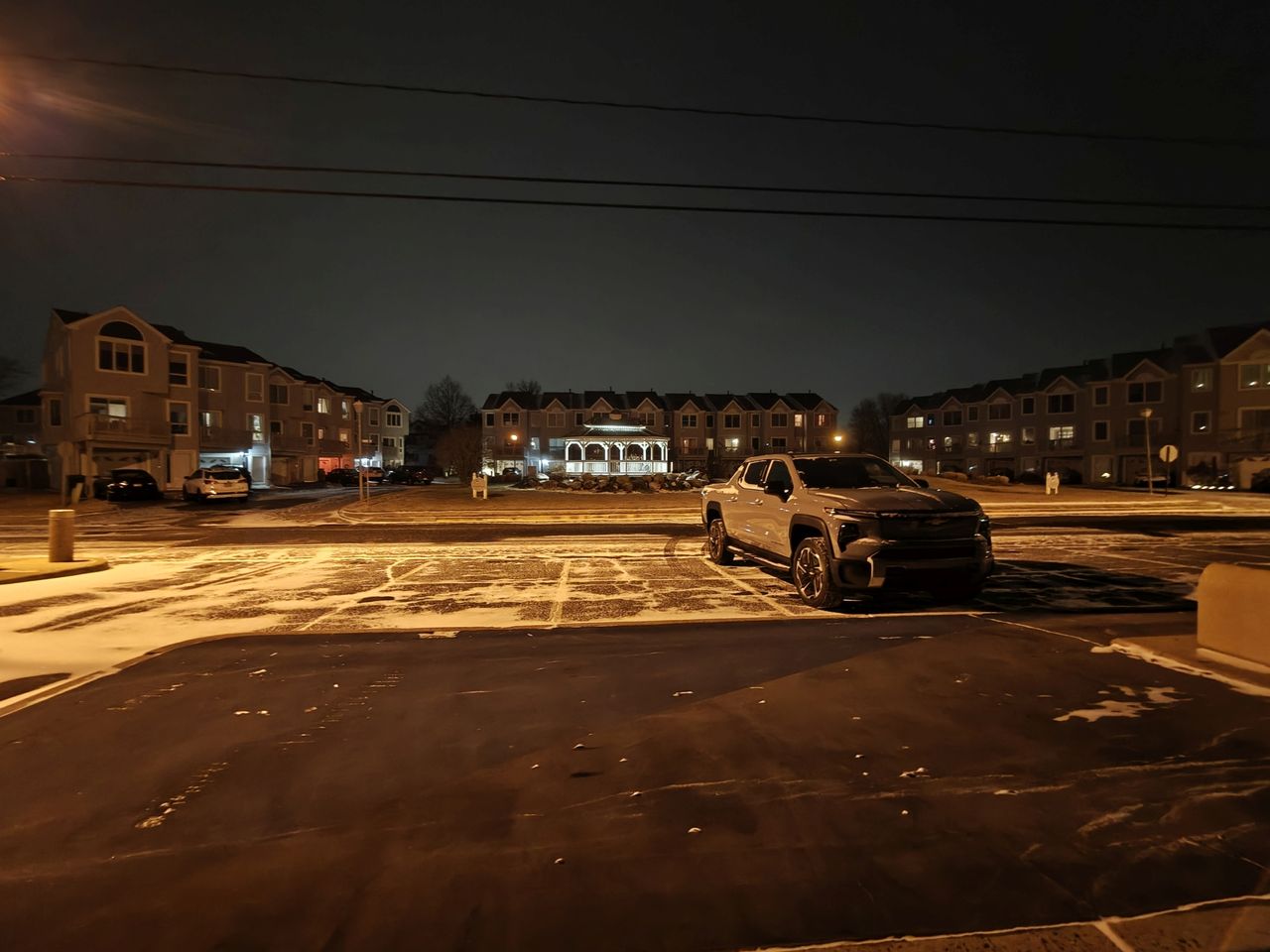 OnePlus 13 low light sample.