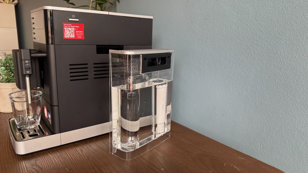 KitchenAid KF2 water tank