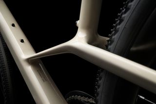 Detail of Specialized Sirrus X 5.0 carbon frame